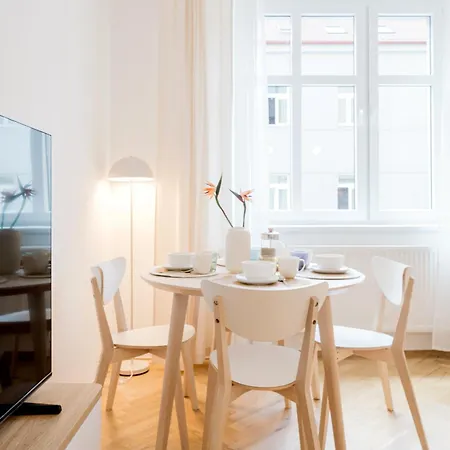 Days - Stylish 2 Bedroom With Netflix Апартаменты