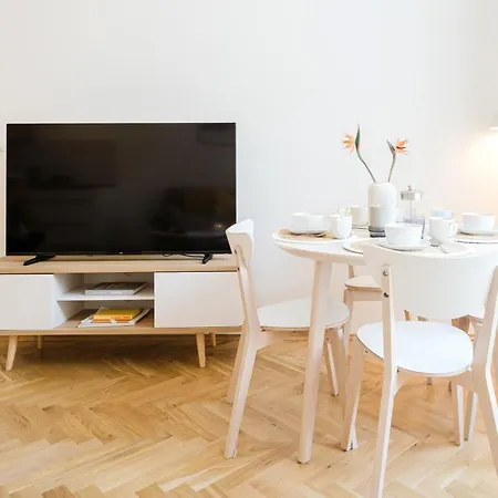 Days - Stylish 2 Bedroom With Netflix * Прага