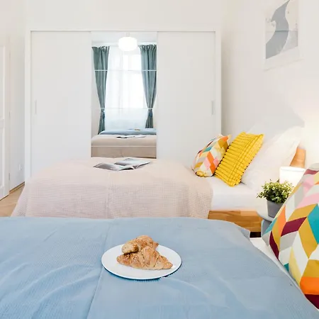 Days - Stylish 2 Bedroom With Netflix Апартаменты *