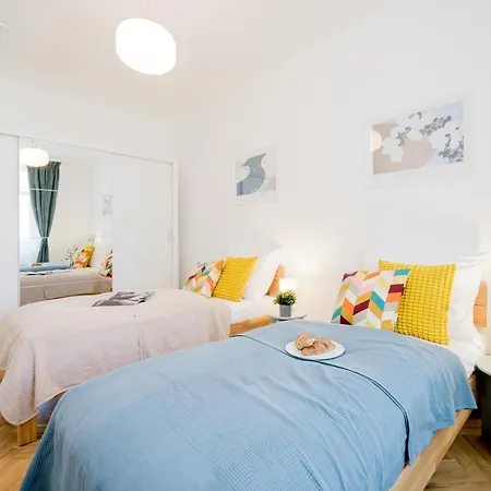 Days - Stylish 2 Bedroom With Netflix Прага